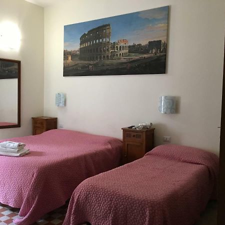 ホテル Casa Rosy ローマ エクステリア 写真