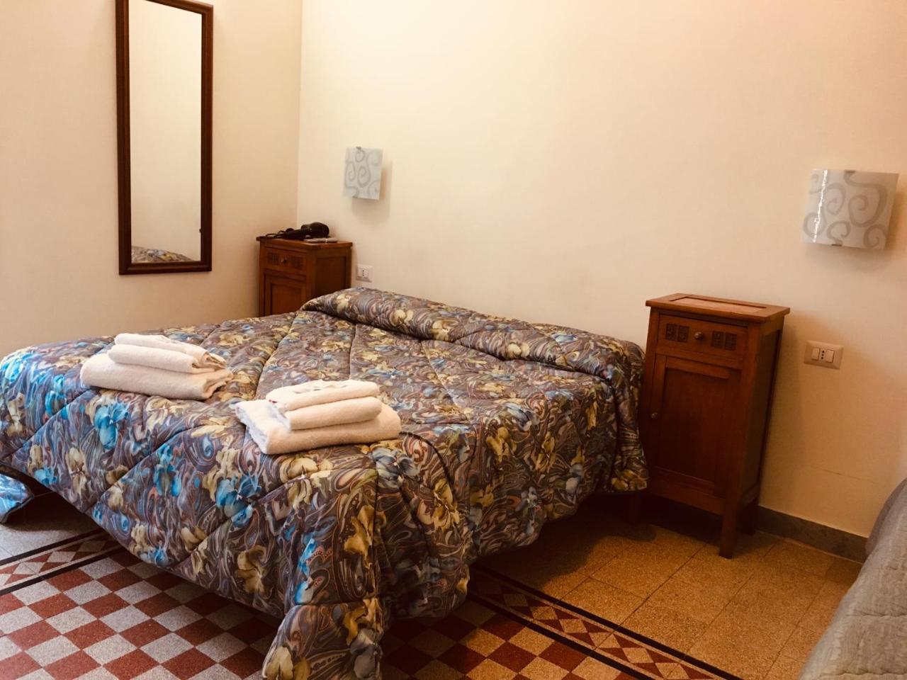 ホテル Casa Rosy ローマ エクステリア 写真